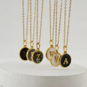 Κολιέ με Μονόγραμμα — Personalised Initial Shell Necklace