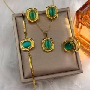 Alternative view of Gold Emerald Glass Jewelry Set: Η Βασιλική Γοητεία του Πράσινου