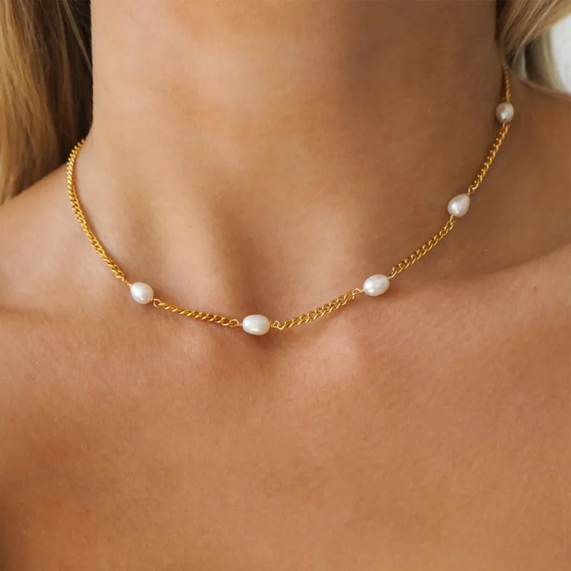 Choker "Aura" –Επιχρυσωμένη Αλυσίδα με Φυσικά Μαργαριτάρια
