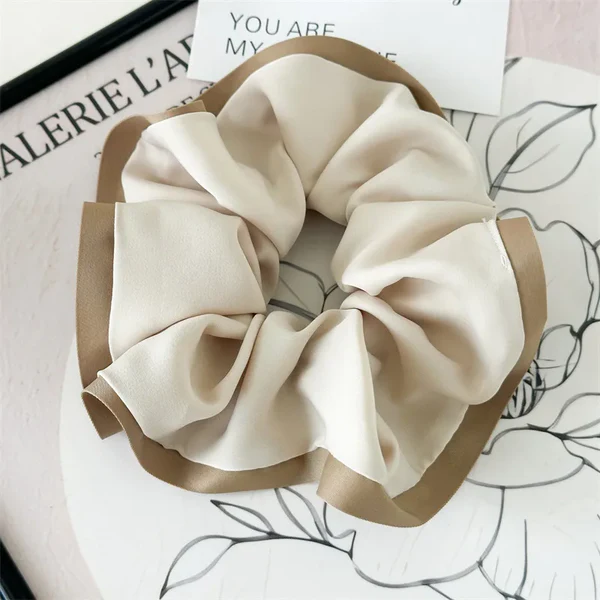 Scrunchie με Μπεζ Τελείωμα — Smyrna: Beige Bordered Scrunchie - Image 2