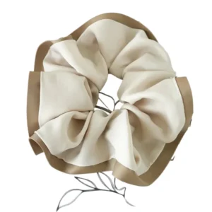 Scrunchie με Μπεζ Τελείωμα — Smyrna: Beige Bordered Scrunchie