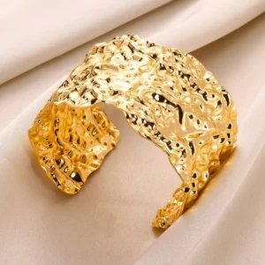 Golden Goddess Hammered Cuff | Σφυρήλατη Χειροπέδα "Goddess"