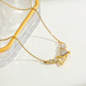 Κολιέ "Geometric Crystal" – Χρυσό Ατσάλι με Clear Ζιργκόν