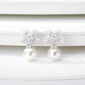 Σκουλαρίκια "Solar Flare" – Glam Geometric Studs με Zircon