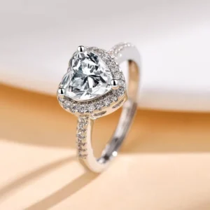 Δαχτυλίδι Moissanite "Καρδιά" με Ρυθμιζόμενη Βάση / Heart-Shaped Moissanite Adjustable Ring