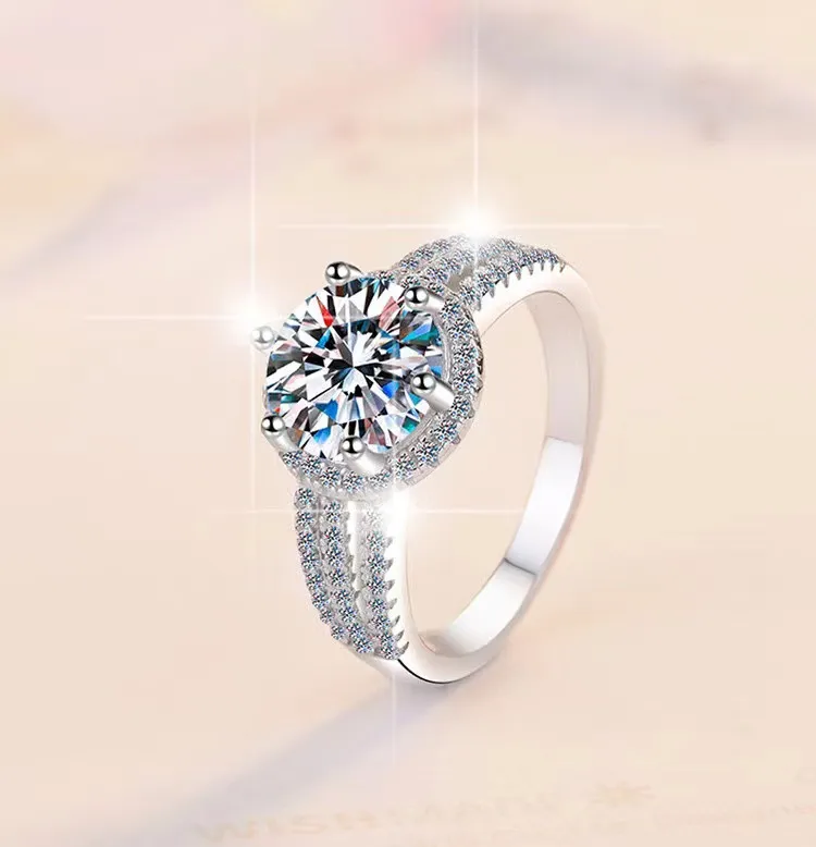 "Eternal Sparkle" – Ρυθμιζόμενο Δαχτυλίδι με Κεντρικό Ζιργκόν
