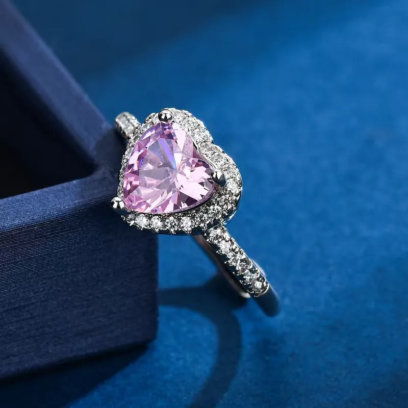 Pink Romance Heart Ring – Η Λάμψη της Αγάπης