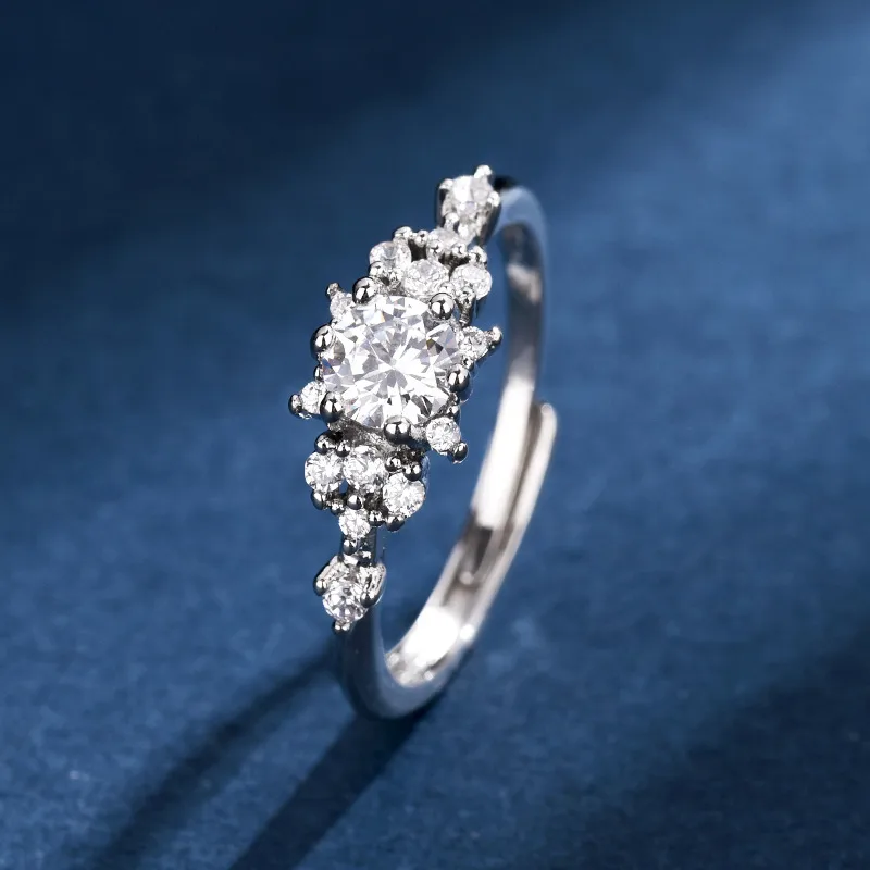 Stardust Symphony: Δαχτυλίδι Cluster με Moissanite 1ct