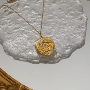 Alternative view of Gold Mother & Child Pendant: Το Σύμβολο της Απόλυτης Αγάπης