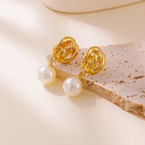 Alternative view of Γυναικεία Σκουλαρίκια με Πέρλα | Eternal Pearl Gold