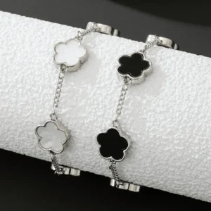 Alternative view of Βραχιόλι με Μοτίβο Λουλούδι — Clover Flower Bracelet
