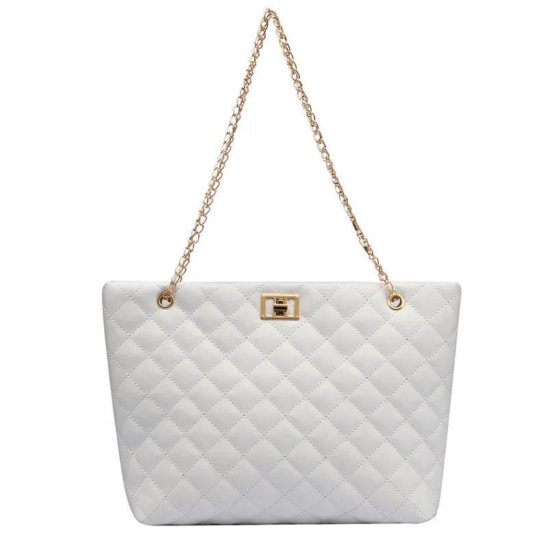 Quilted Elegance Chain Bag - Image 6