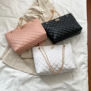 Quilted Elegance Chain Bag