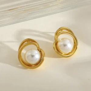Alternative view of Γυναικεία Σκουλαρίκια με Πέρλα | Golden Pearl Grace