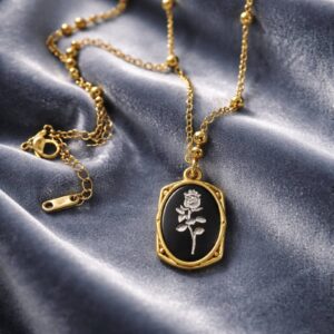 Vintage Rose Cameo Necklace | Κολιέ "Vintage Rose" Cameo Style